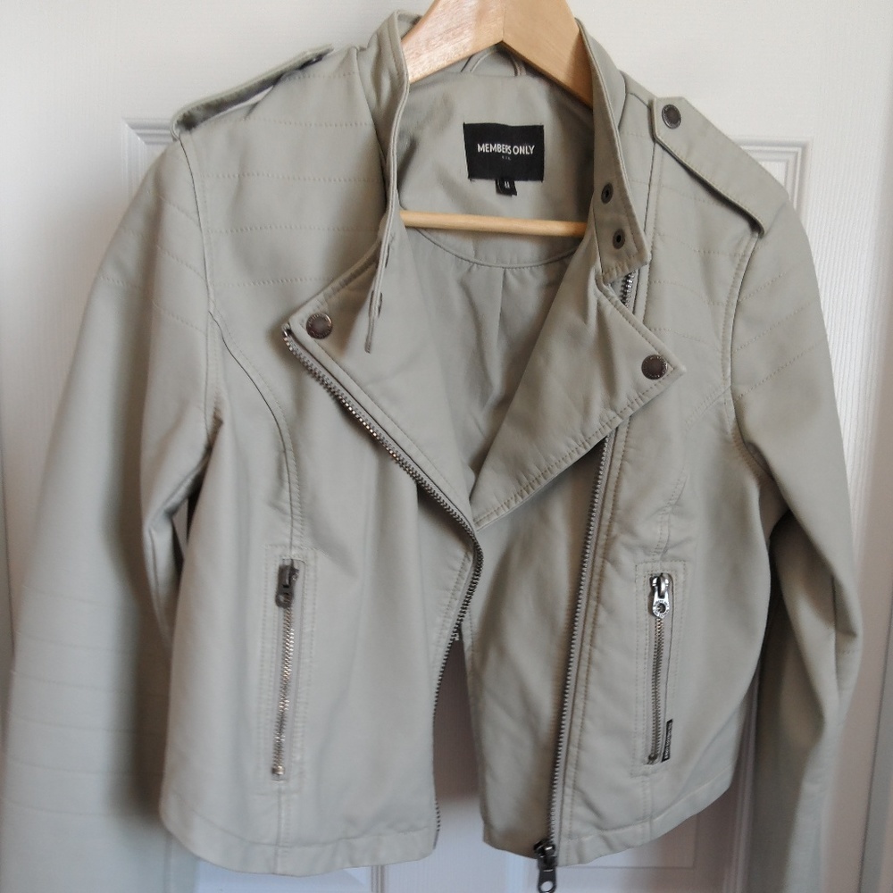 Members Only High-Lo Jacket - Picture 3 of 5